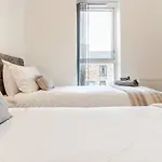 Parkes Six One - Stunning 3 Bed House - Central Birmingham - Free Parking - Contractors & Family Stays