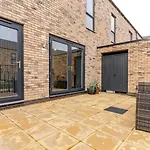 Parkes Six One - Stunning 3 Bed House - Central Birmingham - Free Parking - Contractors & Family Stays