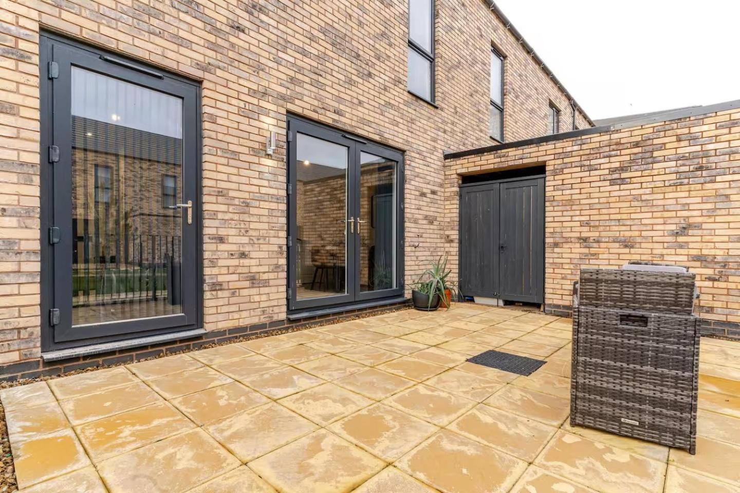 Parkes Six One - Stunning 3 Bed House - - Free Parking - Contractors & Family Holiday home Birmingham