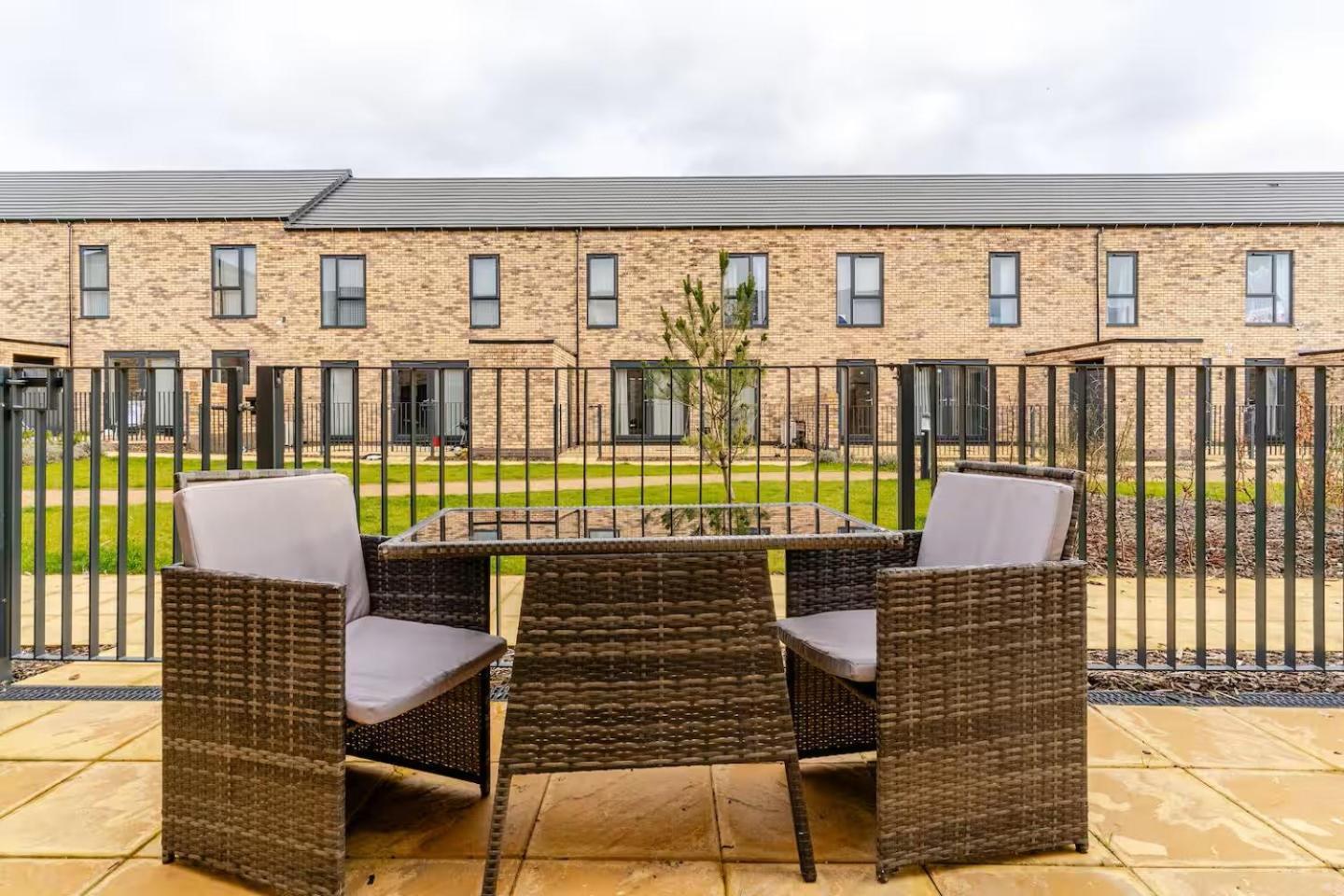 Holiday home Parkes Six One - Stunning 3 Bed House - - Free Parking - Contractors & Family